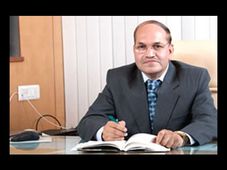 Why non-engineering students in IIMs is dropping?