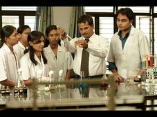 How to become a Medical Lab Technician?