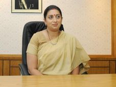 Smriti Irani asks IIMs to create original knowledge