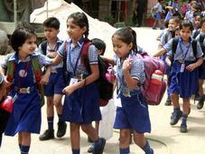 5 US students to bring smiles to millions of Indian kids