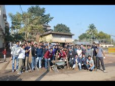 Swachh Bharat Abhiyan-XLRI-MAXI Fair: Students clean up the city