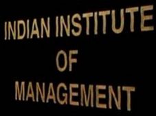IIM students, alumni urge govt to change MBA degree criteria