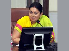 Non-NET fellowship not to be discontinued, says Smriti Irani