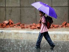 Cyclone Nada Hits Tamilnadu: Schools and Colleges Prudent and Postpone Working Days