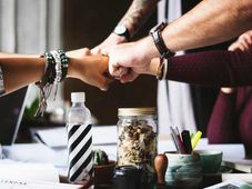 7 Ways to Build Teamwork in Office 