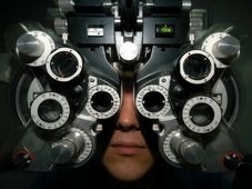 How To Make A Career In Optometry? Courses And Scope