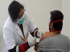 Karnataka: All Students Of Higher Education Institutes To Be Vaccinated By July 7
