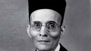 Vinayak Damodar Savarkar Birth Anniversary: His Freedom Struggle and Interesting Facts on Savarkar