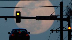 The Origin of Traffic Lights: History and Development