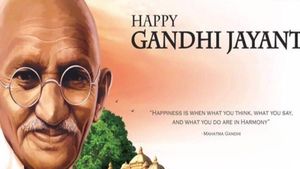 10 Lines on Gandhi Jayanti: Essay on Mahatma Gandhi for class 5