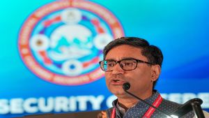 Vikram Misri the 1989 Batch IFS Officer is the New Foreign Secretary