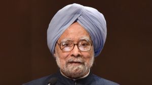 Former Prime Minister Manmohan Singh passes away at the age of 92, Nation Pays Tribute