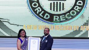 Amity University Maharashtra Sets Guinness World Record With 399 Participants