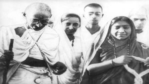 Remembering Sarojini Naidu: A Poet, Leader & Inspiration on Her Birth Anniversary