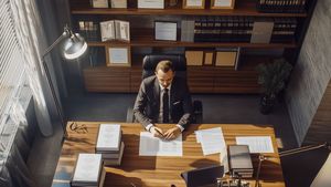 Corporate Legal Advisory in the UK: Skills, Qualifications, and Career Path