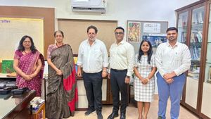 HubbleHox Partners with SNDT Women’s University to Launch NEP-Aligned Teacher Training Programs