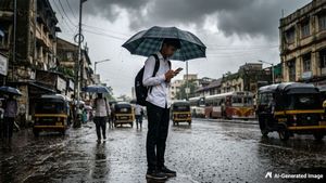 Mumbai Schools, Colleges Closed for Afternoon Shift After IMD Issues Red Alert for Heavy Rain