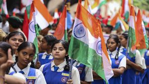 Independence Day 2026: 25 Heartfelt Wishes, Quotes and Messages for Students