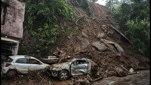 Mumbai Rains: Six Dead in Ghatkopar Landslide as Heavy Downpour Disrupts City