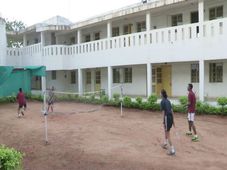 ಶೈಕ್ಷಣಿಕವಾಗಿ ಹಿಂದುಳಿದ ಜಿಲ್ಲೆಗಳಿಗೆ ವಸತಿಯುಕ್ತ ಕಾಲೇಜುಗಳು