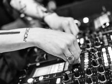 ಸಬ್‌ಜೆಕ್ಟ್ ಬೋರ್ ಅನಿಸುತ್ತಿದೆಯಾ... ಹಾಗಿದ್ರೆ ಈ ಫೀಲ್ಡ್‌ನಲ್ಲಿ ನಿಮ್ಮ ಕೆರಿಯರ್ ರೂಪಿಸಿಕೊಳ್ಳಿ