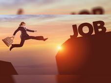 ಕಾಲೇಜು ಮುಗಿದ ಕೂಡಲೇ ಫ್ರೆಶರ್ಸ್ ಗೆ ಯಾವ ಜಾಬ್ ಬೆಸ್ಟ್ !