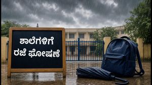 ಅಹಮದಾಬಾದ್‌ನಲ್ಲಿ ಭಾರೀ ಮಳೆ: ಶಾಲೆ-ಕಾಲೇಜುಗಳಿಗೆ ರಜೆ ಘೋಷಣೆ, ಪೋಷಕರು ಗಮನಿಸಬೇಕಾದ ಮುಖ್ಯ ವಿಷಯಗಳಿವು