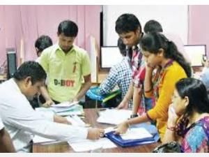 Students found skipping IIT Counselling. Choose to study abroad.