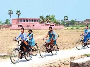 1.5 lakh girl students to get cycles in Punjab 