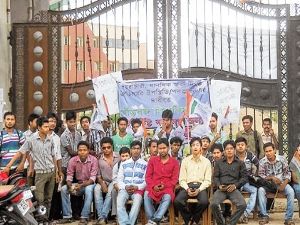 After Jadavpur Varsity, Calcutta University students gherao VC