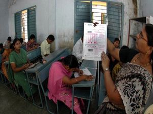 CBI raids SSC exam centre at New Delhi, busts hi-tech cheating gang