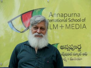 Bollywood film art director Vinod Guruji coaching AISFM students