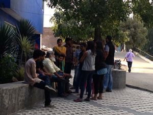 Bollywood film art director Vinod Guruji coaching AISFM students