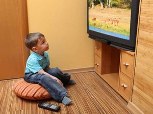 Raising children without TV: Good or Bad?