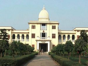 University of Calcutta offers MBA in Finance Admission 2015