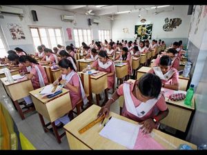 Reintroduce board examinations: Students to Irani
