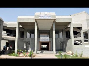 IIT Gandhinagar offers M.A Scholarships 2015