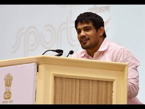 Sushil Kumar encourages students to take up sports
