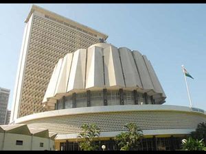 Maha Assembly Passes Bill to Regulate Fees, Admission at Pvt Colleges