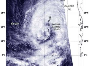 Cyclone 'Vardah' Halts Regular Life in Tamilnadu: Varsities Declare Holiday