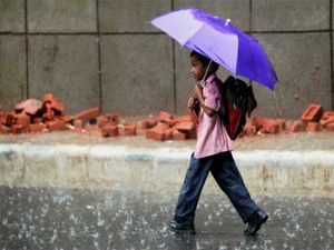 Cyclone Nada Hits Tamilnadu: Schools and Colleges Prudent and Postpone Working Days