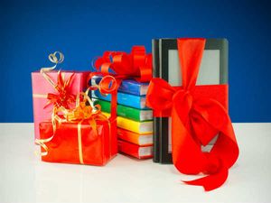 Christmas Gift Ideas: Be A Santa Clause, Gift Books as Presents