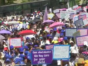 Karnataka: Thousands Of School Teachers, Staff Protest Against 30 Per Cent Fee Reduction