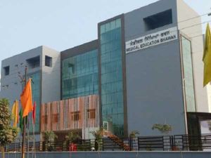 DME Punjab Recruitment 2021 For 184 Senior Resident Posts, Apply Offline Before April 29