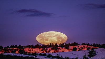 Know the Difference Between Super Moon and Blue Moon
