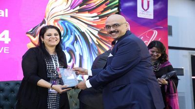 VIDHI SAMMAN 2024: OakBridge Publishing Honors Legal Pioneers at Vidhi Utsav's Inaugural Awards Ceremony
