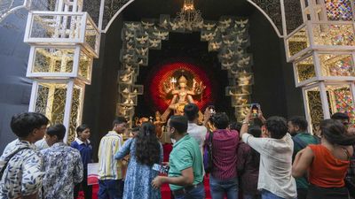 Navratri Speech 2024: How to Write Navratri Speech in 100, 200, 300 and 500 Words for Students?