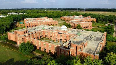 IIM Lucknow MBA Admission 2025: Is Your CAT Score Enough? Here’s Everything You Need to Know