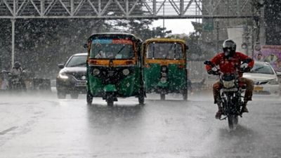 Tamil Nadu Schools Closed in Several Districts Due to Heavy Rainfall
