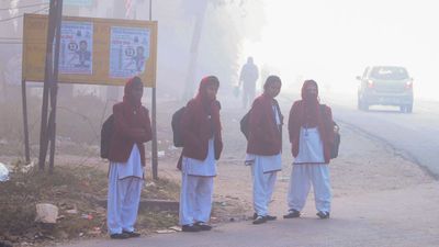 Delhi Experiences Cold Weather And Light Showers At 9.6 Degrees Celsius